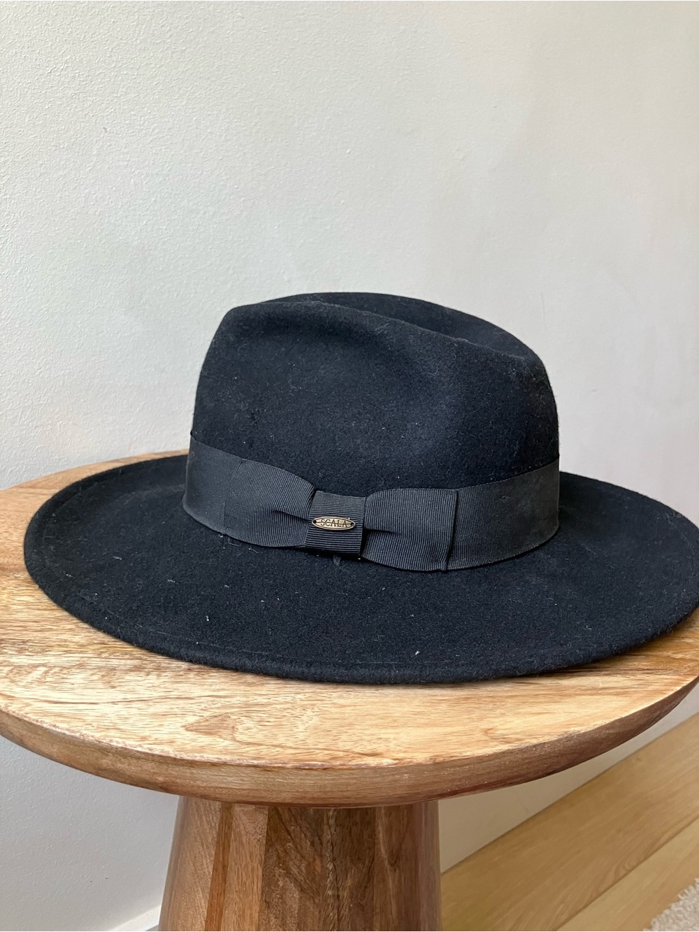 Scala | Crushable Water Repellent Wool Felt Fedora With Leather Strap Hat Medium